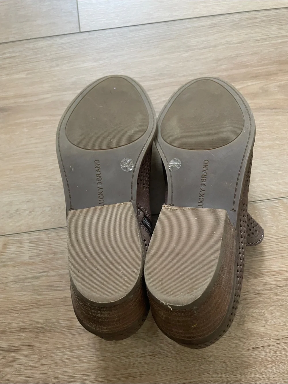 Lucky Brand Brown Perforated Leather Flats Casual 7.5 Slip on #11